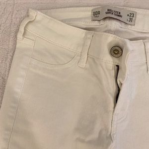 Hollister skinny jeans!!🤍🤍